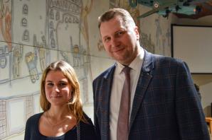 Młodzież polska mieszkająca we Francji zwiedza Warszawę w ramach „Poznaj Polskę – kraj rodzinny”