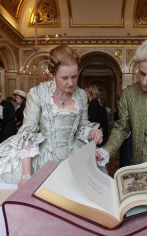[VIDEO] Premiera luksusowych książek Goldenmark Librarium w Łazienkach Królewskich