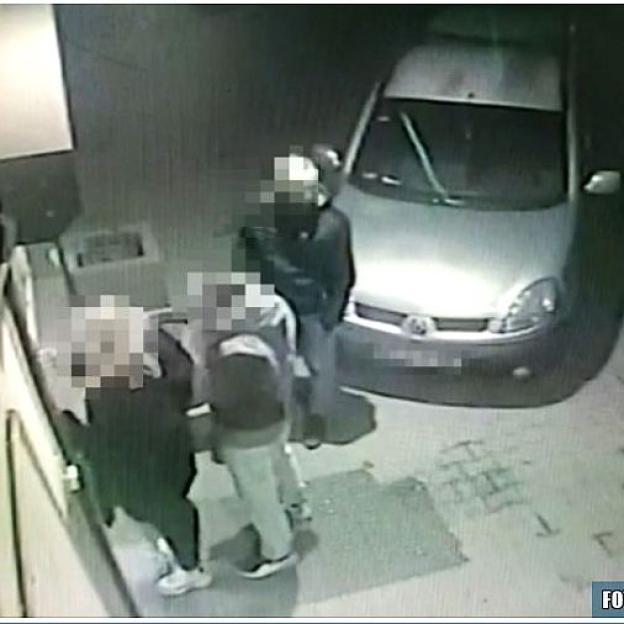 [VIDEO] Ukradł telefon stojąc w kolejce przed sklepem