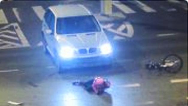 [VIDEO] Rowerzyści! Myślcie i patrzcie! BMW wymusiło pierszeństwo