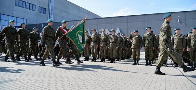 Pilotażowy program dla klas mundurowych. Placówki mogą kierować swoje zgłoszenia do 18 maja br.
