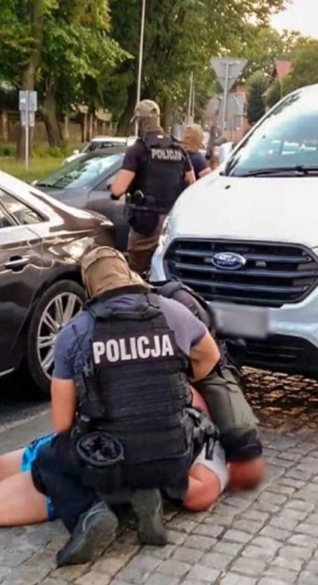 [VIDEO] Spektakularne działania policji w centrum Zielonej Góry. Zatrzymani pięć osób