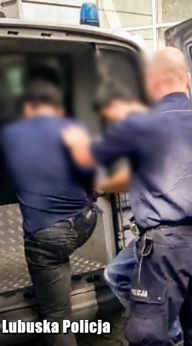 [VIDEO] Chciał przewieźć przez granicę pięcioro Wietnamczyków. Został zatrzymany przez lubuską Policję