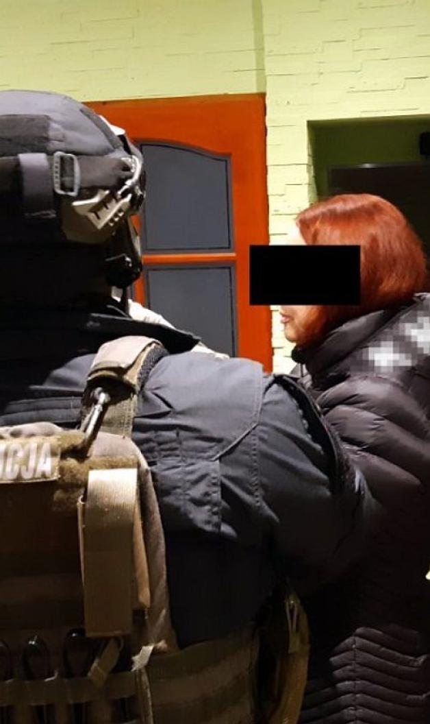 [VIDEO] Pięć osób zatrzymanych w sprawie fikcyjnego obrotu paliwami